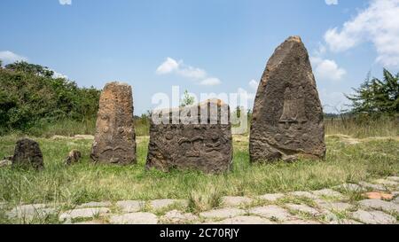 Tiya, Etiopia - Settembre 2017: Colonne megalitiche di pietra Tiya, un sito patrimonio dell'umanità dell'UNESCO vicino ad Addis Abeba Foto Stock