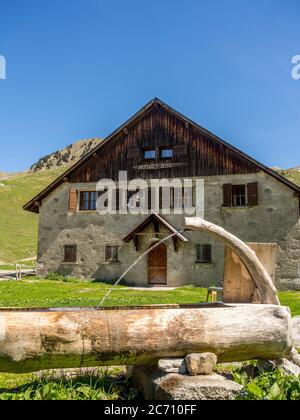 Rifugio di montagna nel sito di Bise, Geopark Chablais etichettato Geopark mondial UNESCO, Alpi francesi, alta Savoia, Auvergne-Rodano-Alpi, Francia Foto Stock