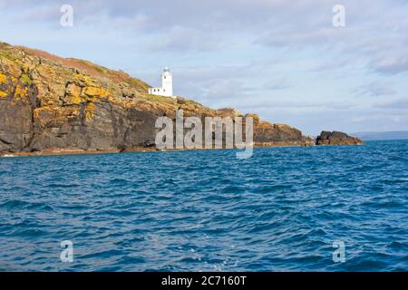 Tater Du Lighthouse, Cornovaglia, Inghilterra, Regno Unito. Foto Stock