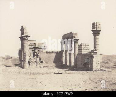 Erment (Hermonhis), Vue G& n° xe9;n° xe9;rale des Ruines -Temple et Mammisi, 1851-52, stampato il 1853-54. Foto Stock