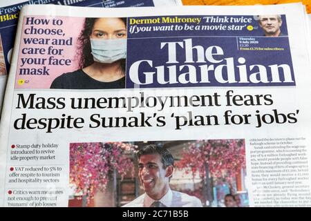 Il titolo del giornale Guardian 'la disoccupazione di massa teme nonostante il 'piano di lavoro' di Sunak ' Rishi Sunak bilancio estivo 9 luglio 2020 Londra Inghilterra Regno Unito Foto Stock