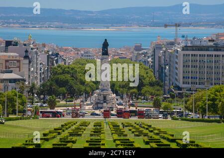 Parco e giardini Eduardo VII, situato nel centro di Lisbona, che si estende lungo il viale principale (Avenida da Liberdade) Foto Stock