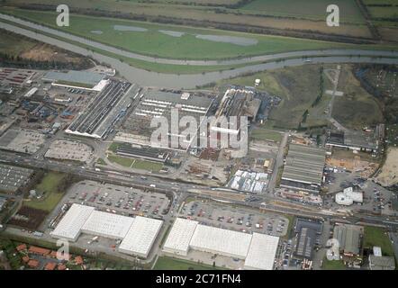 Una vista aerea della Case Tractor Factory, ora demolita, Doncaster, South Yorkshire, Inghilterra settentrionale, Regno Unito, nel 1997 Foto Stock