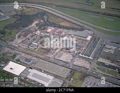 Una vista aerea della Case Tractor Factory, ora demolita, Doncaster, South Yorkshire, Inghilterra settentrionale, Regno Unito, nel 1997 Foto Stock