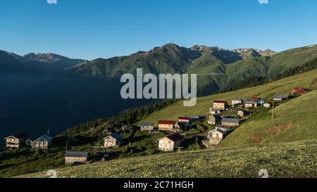 Rize, Turchia - Luglio 2017: Vista panoramica dell'altopiano di Gito nelle montagne di Kackar, Mar Nero, Rize, Turchia Foto Stock