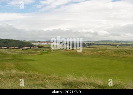 Turnberry, Scozia, Regno Unito. 13 luglio 2020. Nella foto: Sono stati fatti nuovi inviti a indagare sui rapporti commerciali di Trump dopo che il resort Trump Turnberry sta cercando di espandere il resort e di costruire un nuovo sviluppo sulla terra circostante a ovest del complesso alberghiero. Credit: Colin Fisher/Alamy Live News Foto Stock