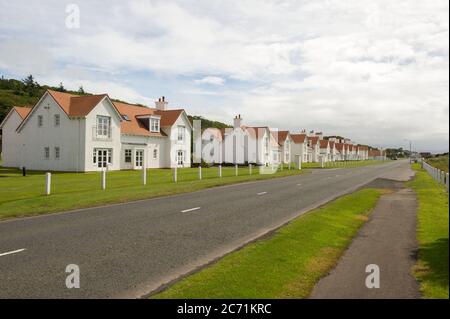 Turnberry, Scozia, Regno Unito. 13 luglio 2020. Nella foto: Sono stati fatti nuovi inviti a indagare sui rapporti commerciali di Trump dopo che il resort Trump Turnberry sta cercando di espandere il resort e di costruire un nuovo sviluppo sulla terra circostante a ovest del complesso alberghiero. Credit: Colin Fisher/Alamy Live News Foto Stock