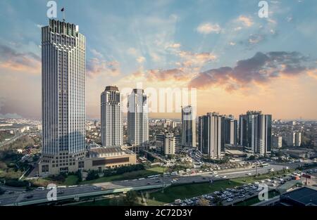 Istanbul Turchia - Marzo 2017: Sede Isbank a Levent Istanbul Foto Stock