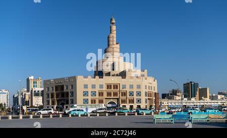 Doha, Qatar - Febbraio 2019: Moschea al Fanar, soprannominata la Moschea della spirale Foto Stock