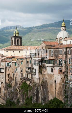 Vista sul villaggio meridionale di Sant'Agata de' Goti, Italia Foto Stock