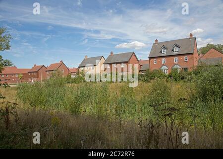 Long Marston Garden Village, proposto lo sviluppo di comunità di 4000 case attraenti e ben progettate di alta qualità sul sito ex brownfield wi Foto Stock