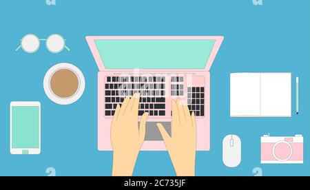 Le mani della donna lavorano con il laptop sul tavolo, isolato su sfondo blu Illustrazione Vettoriale