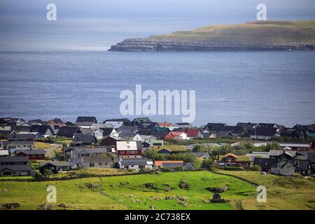 Vista di Torshavn con l'Isola di Nolsoy sullo sfondo.Torshavn.Streymoy.Faroe Islands.Territory della Danimarca Foto Stock