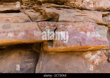 Drakensberg, sito di pittura rock 'Eland cave', arte rock, gola di Didima, Giants Castle Game Reserve, Uthukela, KwaZulu-Natal, Sudafrica, Africa Foto Stock