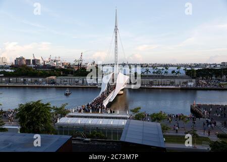 Ponte di rotazione orizzontale, porta Kaohsiung Foto Stock