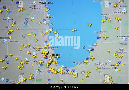 Traffico aereo su Chicago aera, USA, (13 luglio 2020, UTC 22.31) su Internet con il sito Flightradar 24, durante il periodo di Pandemic di Coronavirus Foto Stock