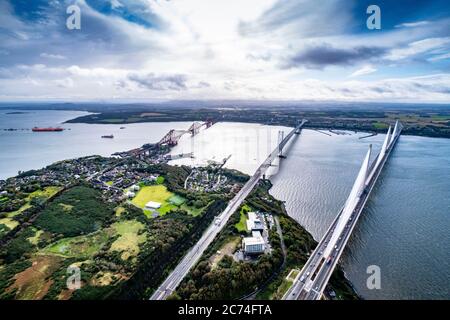 Tutti e 3 i ponti in un colpo, Forth Bridge, Forth Road Bridge e Queensferry Crossing Foto Stock