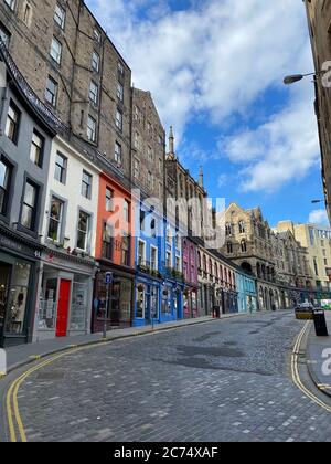 Via Victoria vuota. Victoria Street, Edimburgo, Midlothian, Regno Unito. 11,07, 2020. Empty Victoria Street Pic spettacoli: 18:30 e non una sola per essere visto io Foto Stock