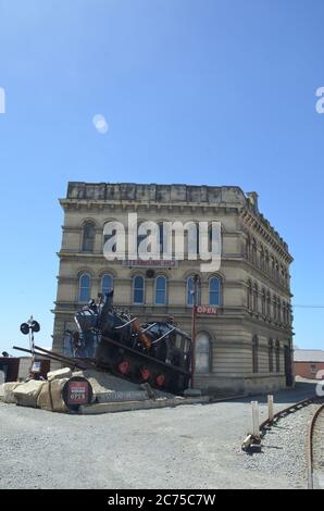 Steampunk HQ è una collaborazione artistica e una galleria nel quartiere storico vittoriano di Oamaru, Nuova Zelanda. Foto Stock