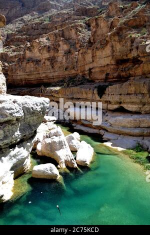 Bellissima acqua a Wadi Shab, Oman Foto Stock