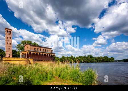 Heillandskirche am Port von Sacrow, Potsdam, Germania Foto Stock