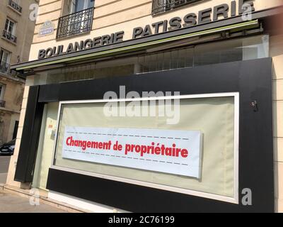 Parigi, Francia, fronte del negozio di panetteria francese, Boulangerie-Patisserie, con finestra di accesso in vendita, edificio Foto Stock