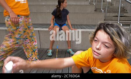 Giorno Camp, Brooklyn, New York City. Bambini all'aperto. Modello rilasciato. Foto Stock