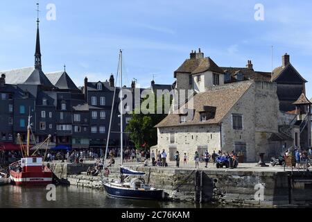 Salt Store sul porto vecchio - Honfleur - Normandia - Francia Foto Stock