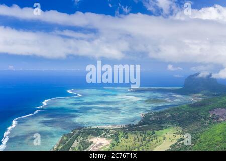 Vista aerea della penisola di le Morne Brabant. Mauritius paesaggio Foto Stock