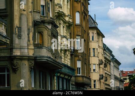Budapest Ungheria 14 luglio 2020 Vista dell'architettura gotica dell'edificio storico nel centro di Budapest, capitale dell'Ungheria e del mos Foto Stock
