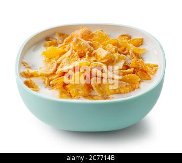 ciotola di cornflakes dolci con latte isolato su fondo bianco Foto Stock