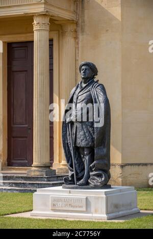 Statua di John Radcliffe, Observatory Quarter, Oxford, Regno Unito Foto Stock