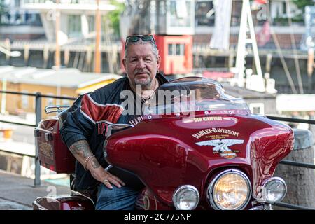 Kalle Haverland , GZSZ Schauspieler, Kiezpirat, Amburgo, Hafencity, Harley Davidson, 13.07.2020 Foto Stock