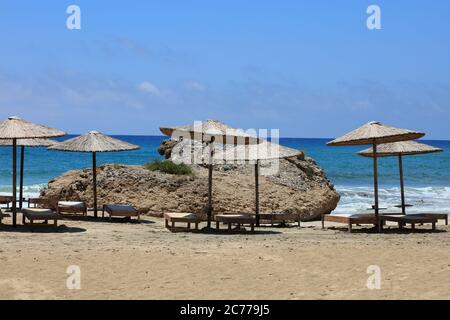 Isola di Creta falassarna spiaggia di sabbia rossa vacanze estive 2020 covid-19 stagione stampa moderna di alta qualità Foto Stock