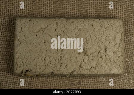 dolce halva su tovagliolo di burlap su tovagliolo di burlap Foto Stock