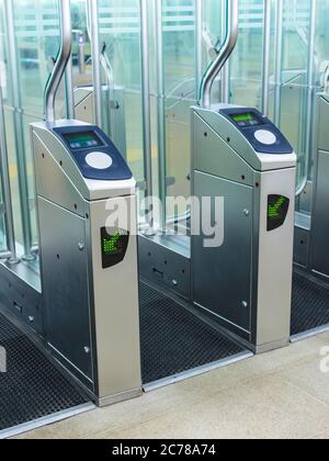 Ingresso di una stazione della metropolitana europea Foto Stock