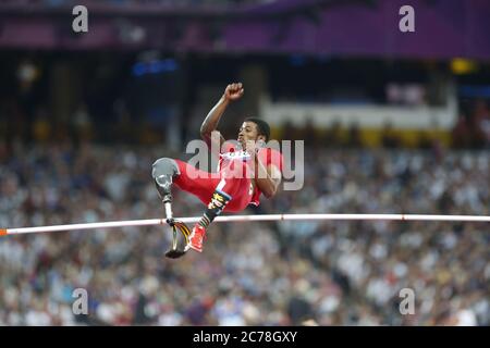 Richard Browne degli Stati Uniti compete nella finale maschile High Jump F46 durante i Giochi Paralimpici di Londra 2012 allo Stadio Olimpico di Londra. 8 settembre 2012 --- immagine di © Paul Cunningham Foto Stock