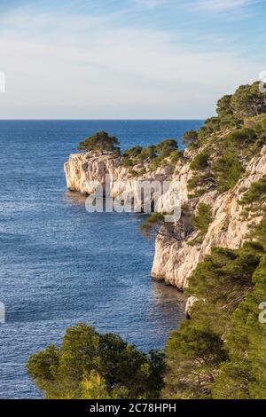 Costa rocciosa nel Parco Nazionale delle Calanques, Cassis, Provenza, Francia, Europa Foto Stock