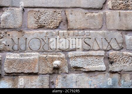 Riutilizzato muratura nelle pareti del Castello di Ankara, Ankara, Turchia Foto Stock