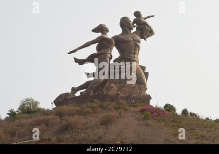 Il tanto criticato African Renaissance Monument a Dakar, Senegal Foto Stock