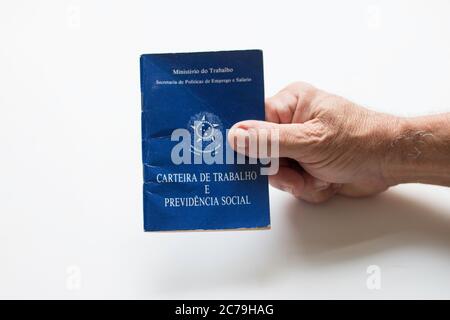 Portafoglio lavoro brasiliano. Scritto 'carta di lavoro e di sicurezza sociale' in portoghese Foto Stock