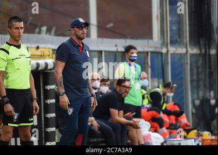 Genova, Italia. 15 luglio 2020. Genova, Italia, 15 lug 2020, Walter Zenga (Cagliari) durante Sampdoria vs Cagliari - serie italiana A soccer match - Credit: LM/Danilo Vigo Credit: Danilo Vigo/LPS/ZUMA Wire/Alamy Live News Foto Stock