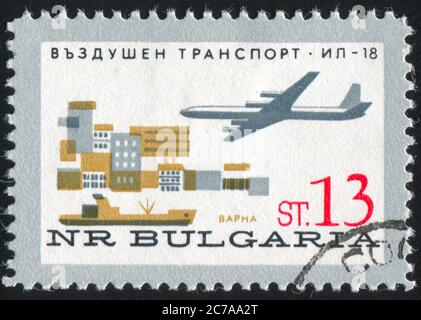BULGARIA - CIRCA 1965: Francobollo stampato dalla Bulgaria, mostra il-18 su Varna, circa 1965 Foto Stock