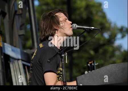 Parker Gispert dei Whigs che si esibiscono al San Diego Street Scene Music Festival 2008 a San Diego. Credito: Jared Milgrim/l'accesso fotografico Foto Stock