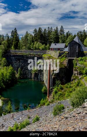 Passeggiata estiva attraverso il Parco Slate Turingia a Lehesten - Turingia/Germania Foto Stock