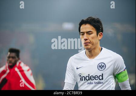 Kharkiv, Ucraina - 14 febbraio 2019: Makoto Hasebe dopo una partita tra Shakhtar Donetsk e Eintracht Francoforte Foto Stock