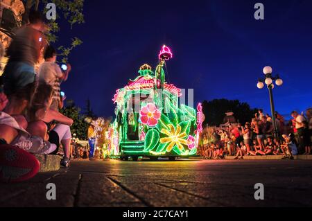 Parigi, FRANCIA, 19 luglio 2010: Sfilata notturna a Disneyland. Foto Stock