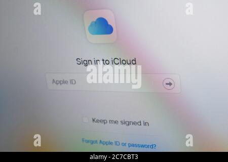 Accedi alla home page del sito web iCloud sullo schermo del computer. Bekasi, luglio 16 2020 Foto Stock
