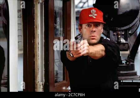 Bruce Willis a distanza impressionante - immagine di film promozionale Foto Stock