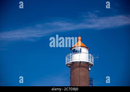 13 luglio 2020, Meclemburgo-Pomerania occidentale, Timmendorf: La cima del faro nel porto di Timmendorf sull'isola di Poel, Mar Baltico. Foto: Jens Büttner/dpa-Zentralbild/ZB Foto Stock